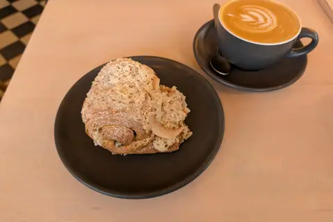 Sisorti Coffee & Bakery photo 2